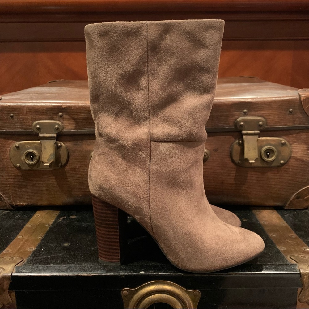 Report Lockett Taupe Faux Suede Boots - US Size 6